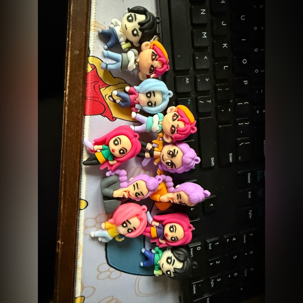 11Pcs Korean Idol Action Figure Anime K Pop Keychains Holder Demon Hunters NEW